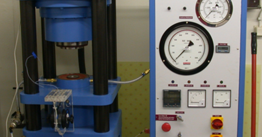 TA 2.2. Piston cylinder press at high-pressure, high-temperature laboratory at Vrije Universiteit Amsterdam.
