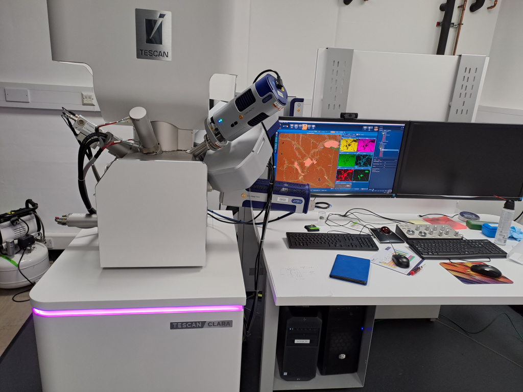 TESCAN Clara Electron Microscope used for analyses of meteorite composition and structure prior to isotopic analyses with NanoSIMS.
