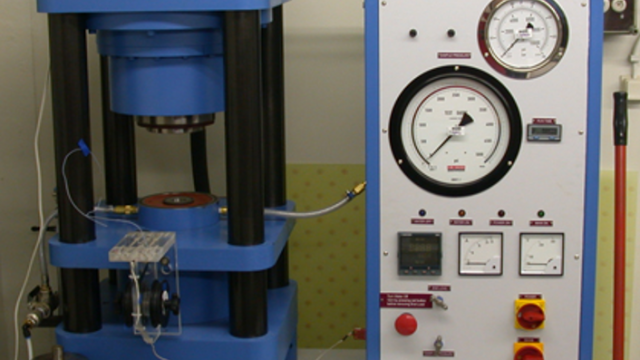 TA 2.2. Piston cylinder press at high-pressure, high-temperature laboratory at Vrije Universiteit Amsterdam.