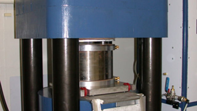 TA 2.2. 800 ton multi-anvil press at high-pressure, high-temperature laboratory at Vrije Universiteit Amsterdam.